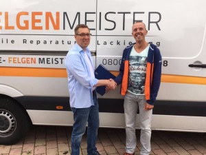 Michael Sylvester, Geschäftsführer DIE FELGENMEISTER, zusammen mit Rolf Langefeld, DIE FELGENMEISTER Kassel