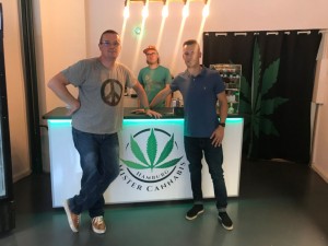 Mister Cannabis, Franchisepartner Nyko Bremer (rechts)
